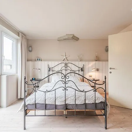 ヴィラ Charming Villa With Sauna In Westende *