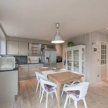 ヴィラ Charming Villa With Sauna In Westende *