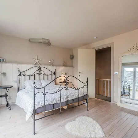 Charming Villa With Sauna In Westende ヴィラ ミデルケルケ