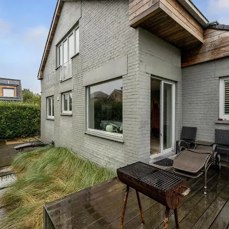 Villa Charming Villa With Sauna In Westende